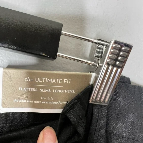 Chicos linen blend the ultimate fit cargo pants nwt - Picture 6 of 9